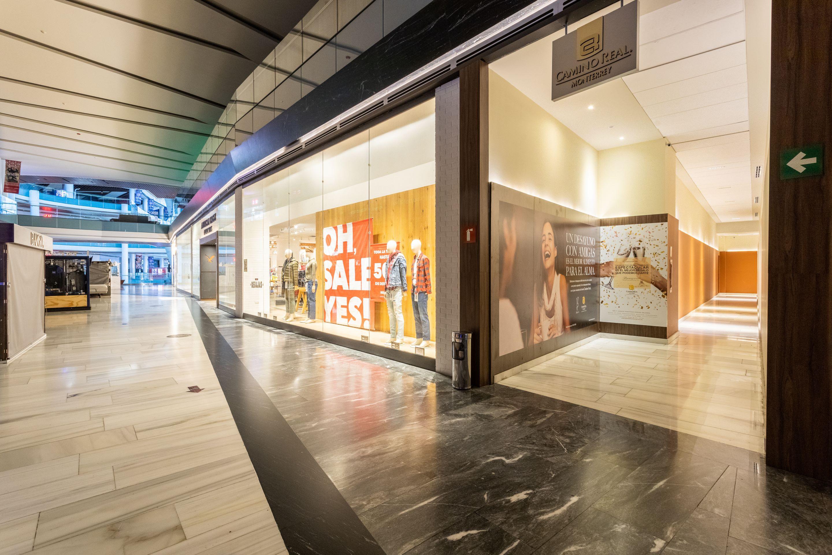Camino Real Monterrey Hotel San Pedro Garza Garcia Exterior photo The interior of the shopping mall