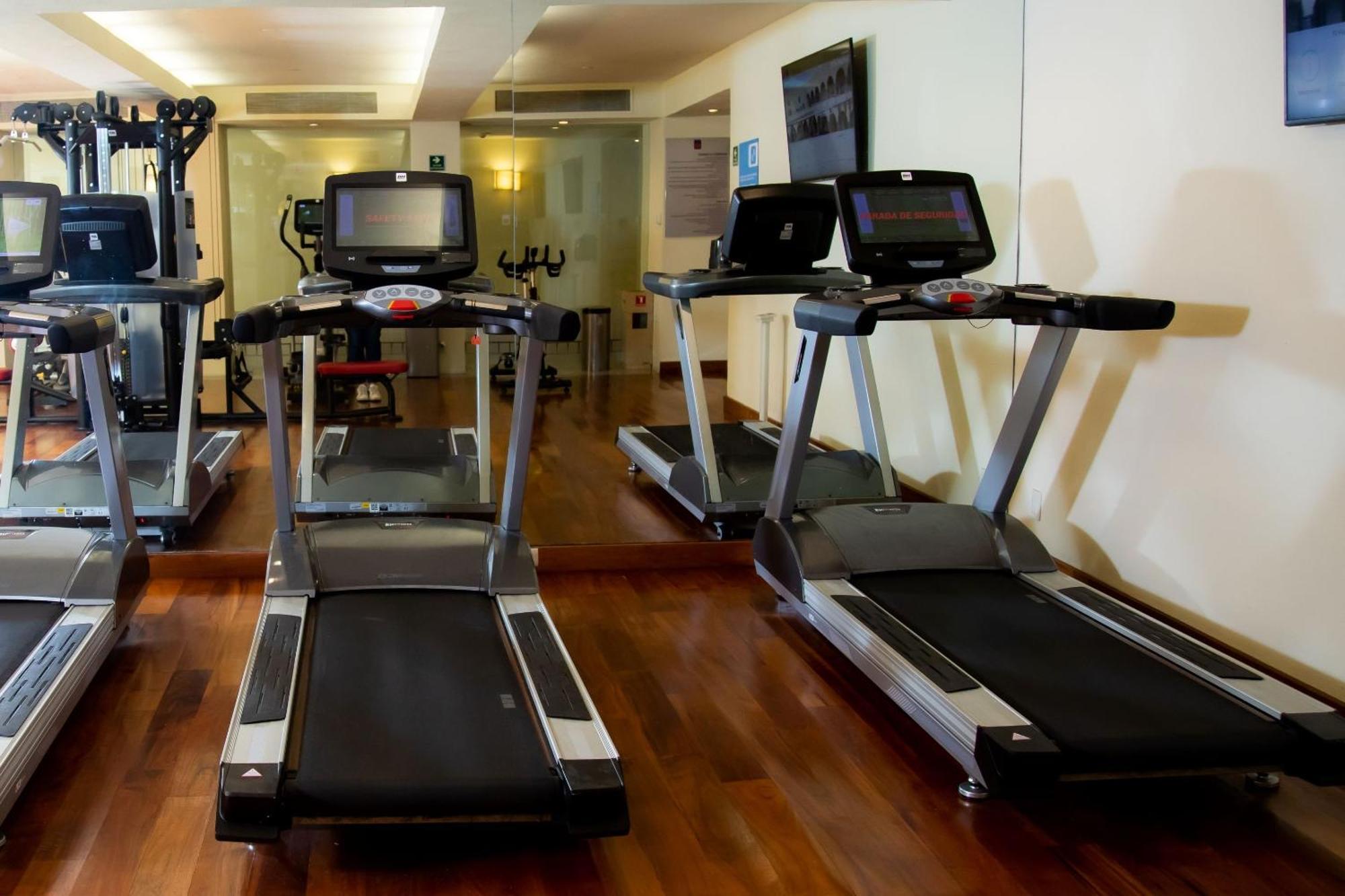 Camino Real Monterrey Hotel San Pedro Garza Garcia Exterior photo Treadmills