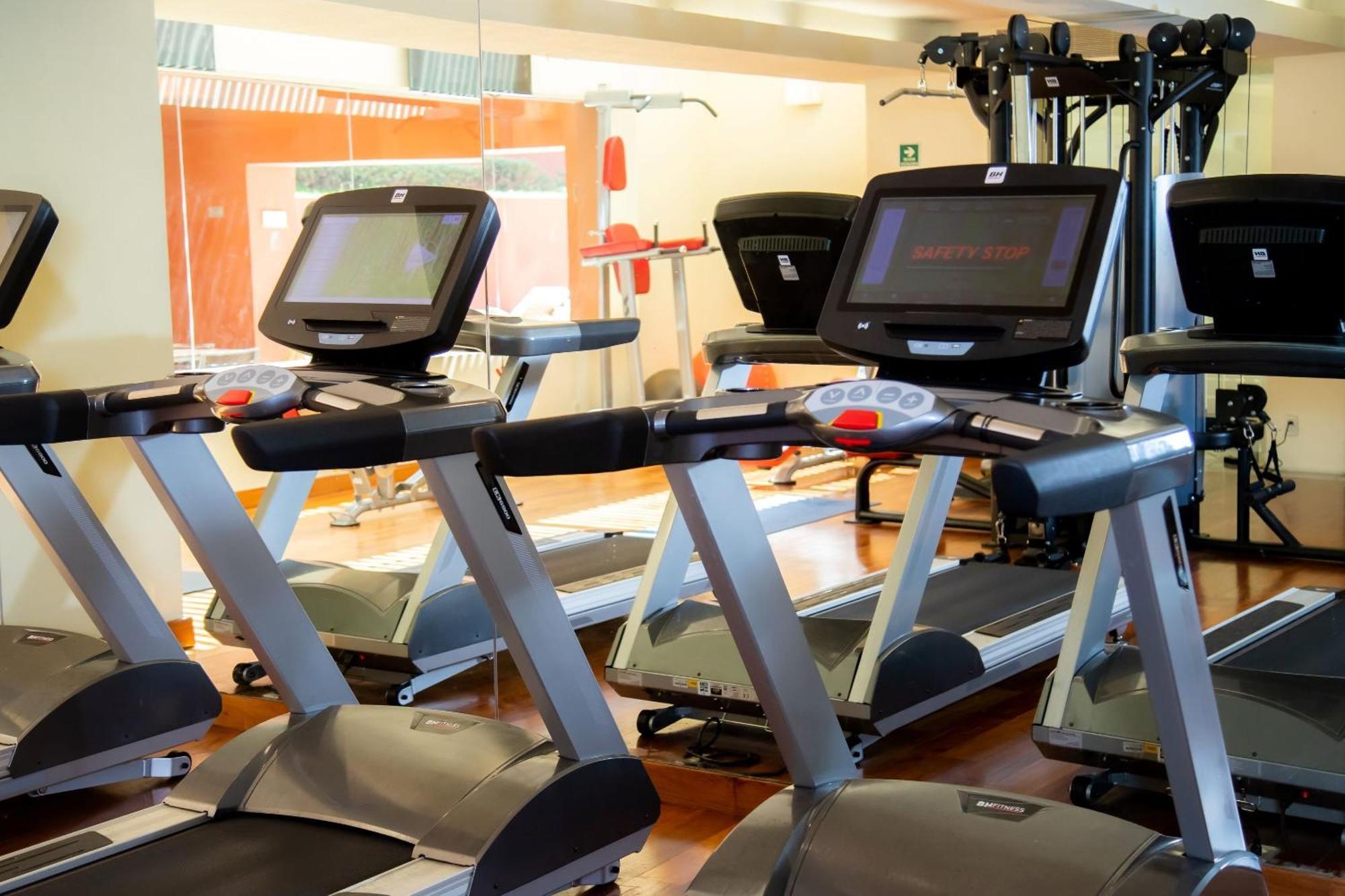 Camino Real Monterrey Hotel San Pedro Garza Garcia Exterior photo Treadmills