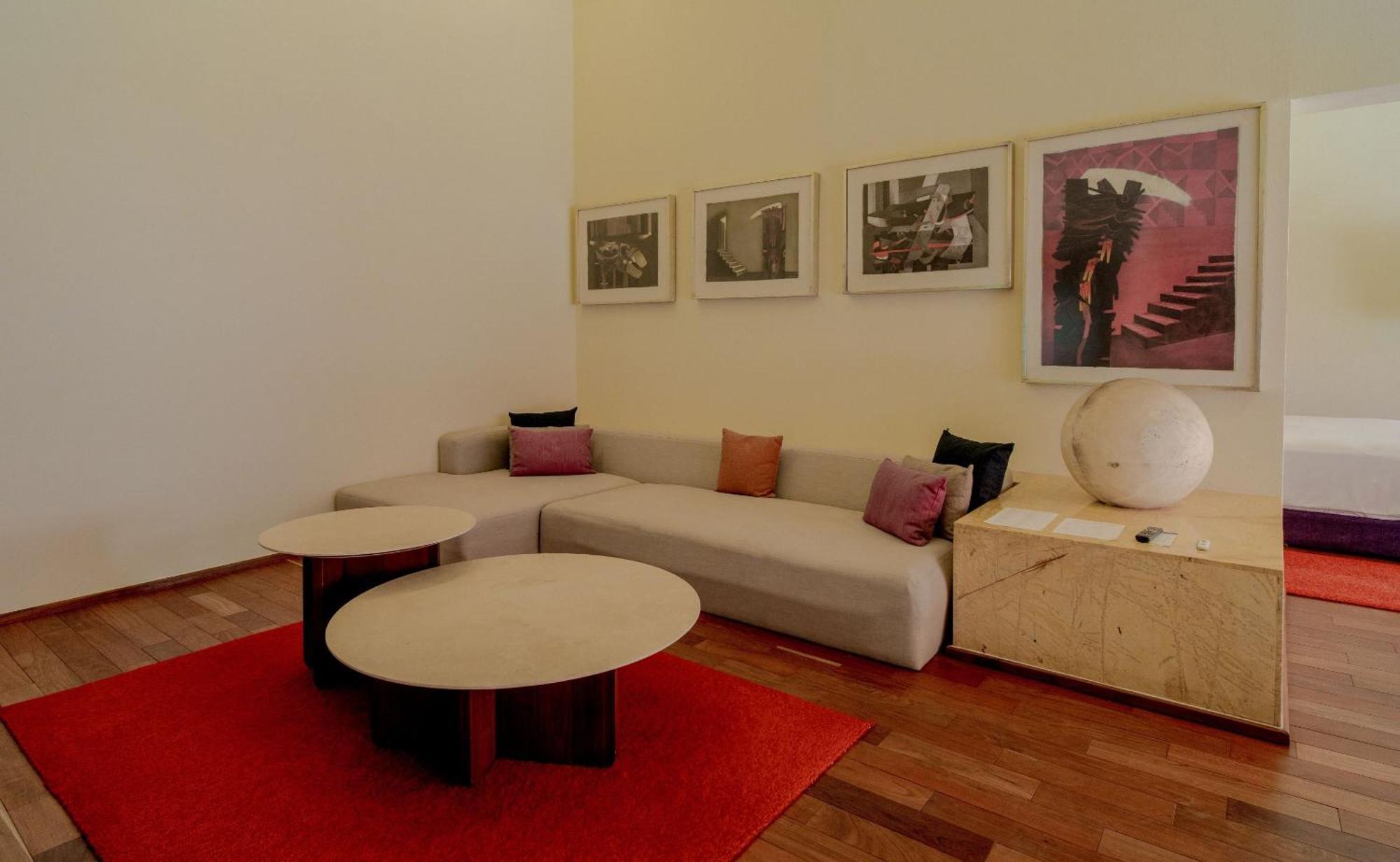 Camino Real Monterrey Hotel San Pedro Garza Garcia Exterior photo A living room